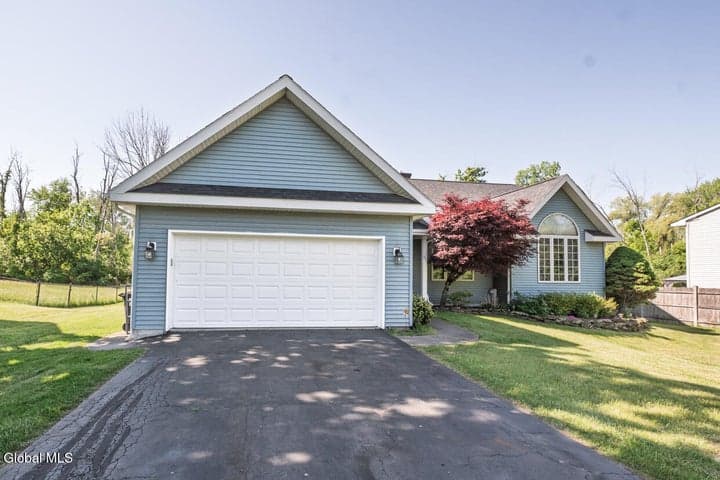21 Belle Avenue, Colonie, NY, photo 3