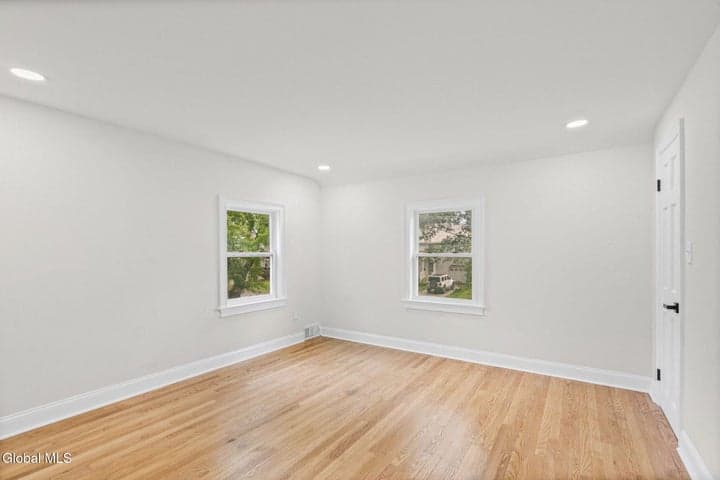 1413 Via Del Mar, Niskayuna, NY, photo 3