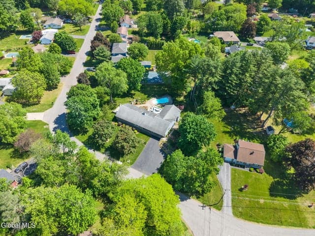 6 W Hite Court, Guilderland, NY, photo 3