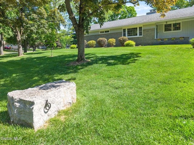 6 W Hite Court, Guilderland, NY, photo 4