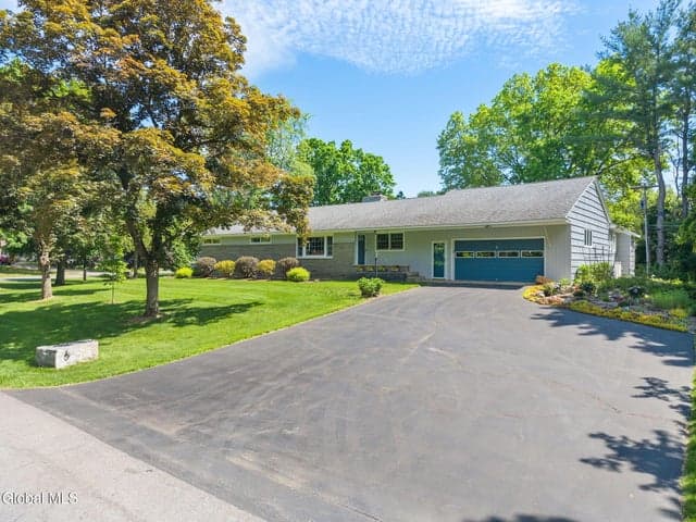 6 W Hite Court, Guilderland, NY, photo 5