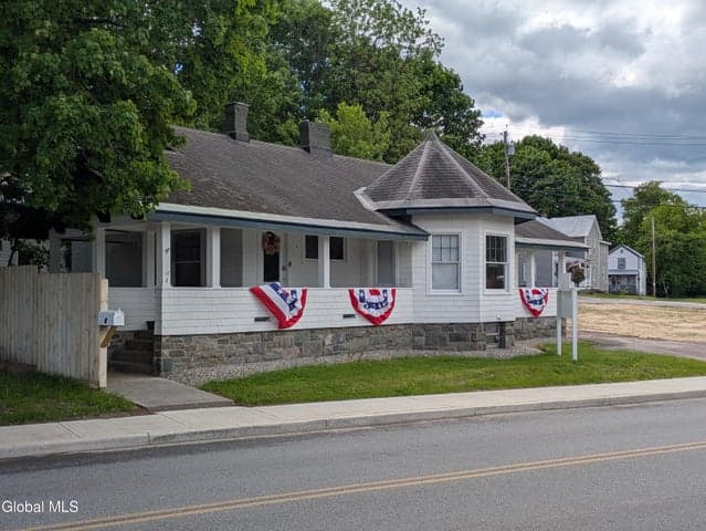 4 Palmer Avenue, Corinth, NY, photo 1