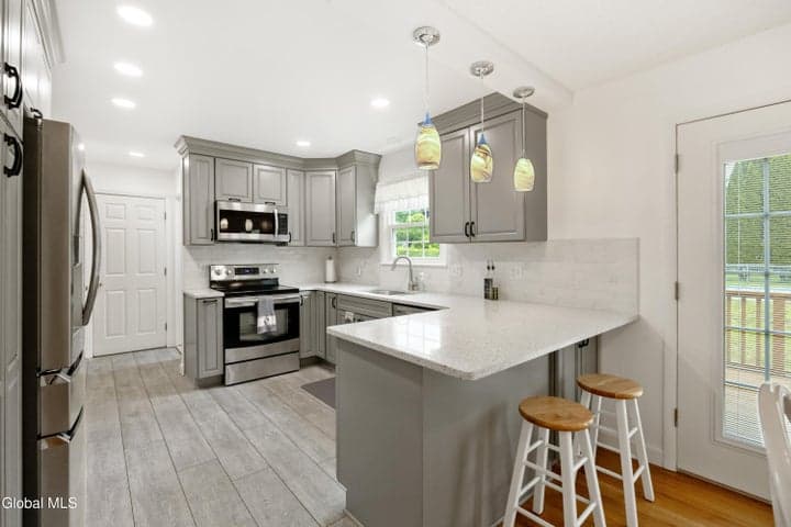 30 Fredrick Drive, Saratoga Springs, NY, photo 5