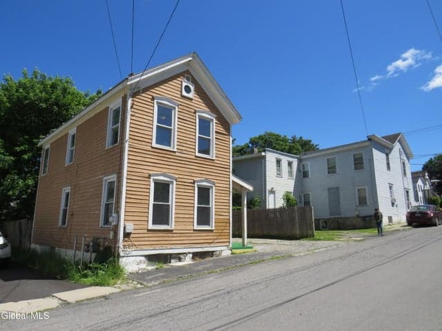 12 Glebe Street, Johnstown, NY, photo 3
