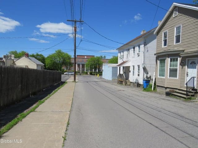 12 Glebe Street, Johnstown, NY, photo 4