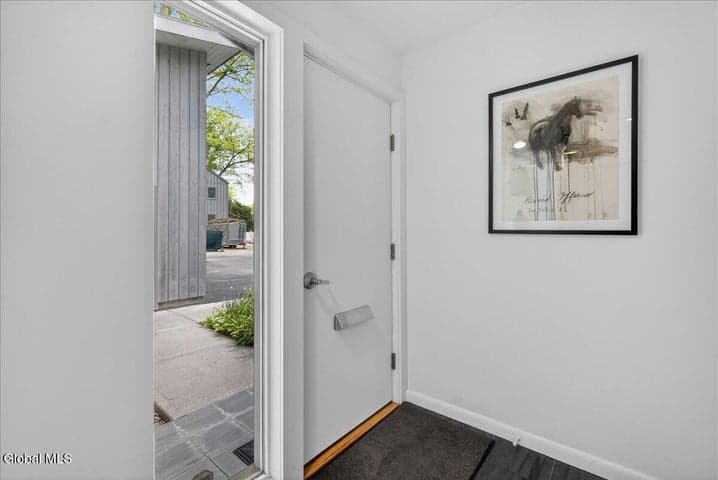 17 Ten Springs Drive, Saratoga Springs, NY, photo 5