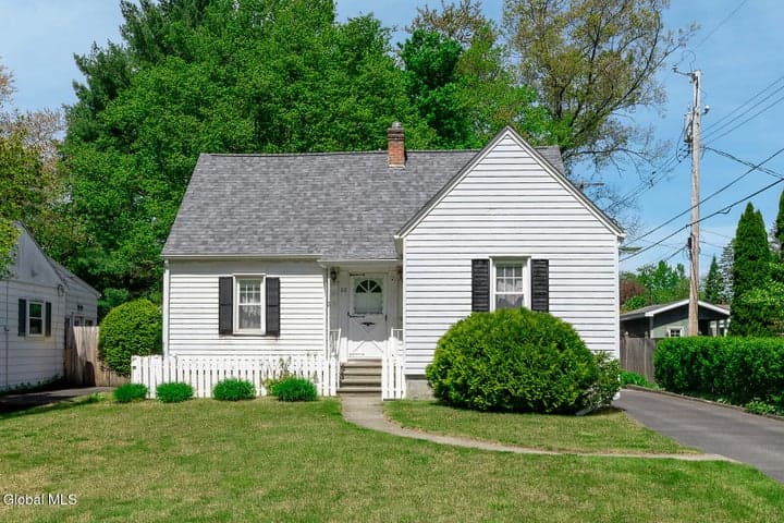 22 Westlyn Court, Guilderland, NY, photo 1
