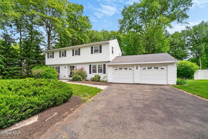 77 Huntersfield Road, Bethlehem, NY, photo 1