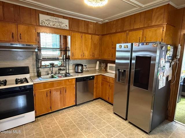 12 Pacific Street, Granville, NY, photo 5
