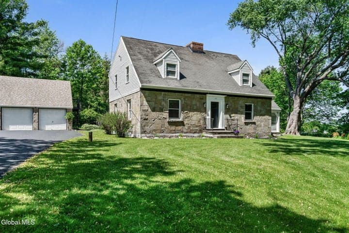 121 Maltbie Drive, Amsterdam, NY, photo 2