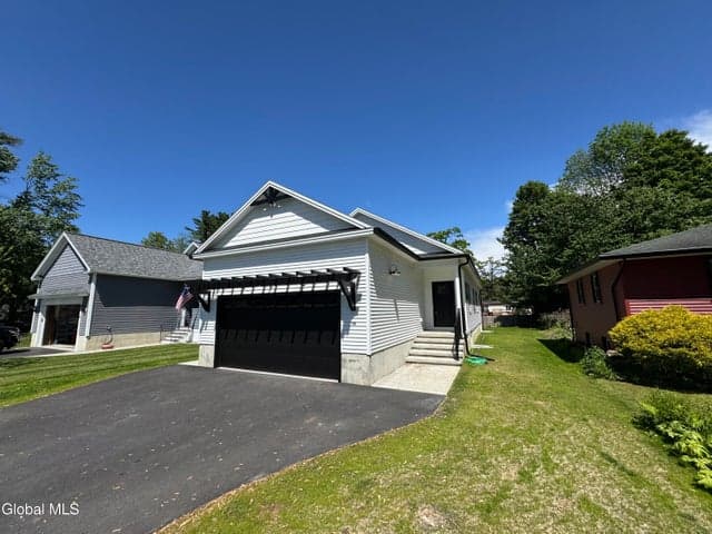 7B Parkview Avenue, Queensbury, NY, photo 2