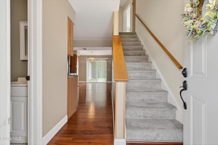 17 Diane Court, Cohoes, NY, photo 4