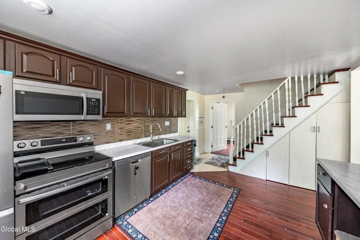 843 New York 43, Stephentown, NY, photo 3