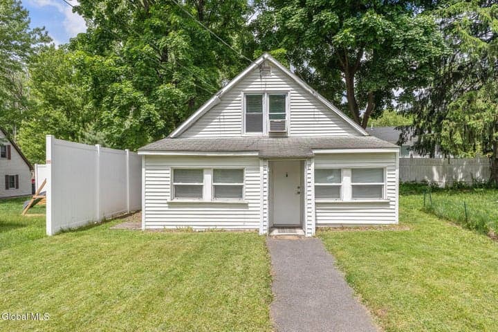 9 Kellogg Avenue, Colonie, NY, photo 1