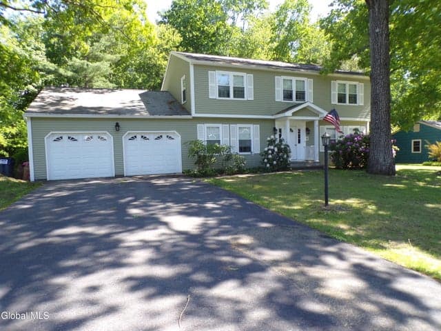 19 Oakwood Drive, Queensbury, NY, photo 1
