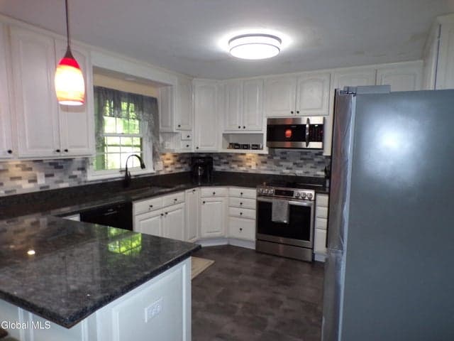 19 Oakwood Drive, Queensbury, NY, photo 5