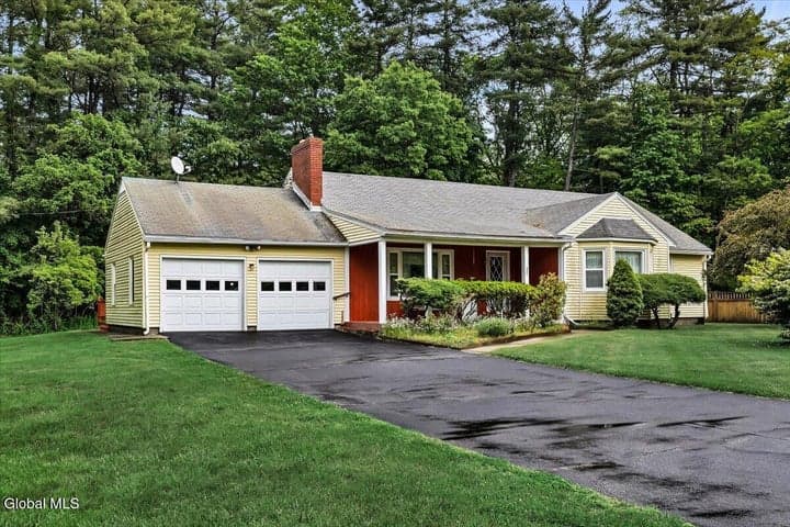 494 Elm Avenue, Bethlehem, NY, photo 3