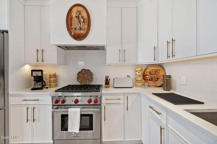 19 Washington Street #667 R, Saratoga Springs, Inside, NY, photo 5