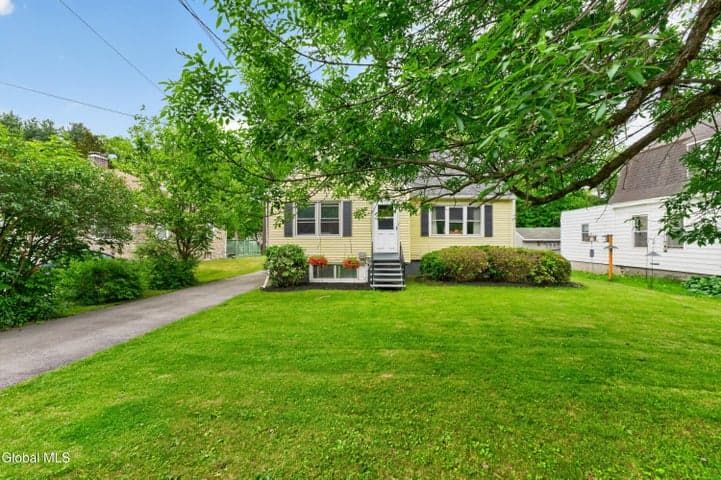 48 Schoolhouse Road, Guilderland, NY, photo 2