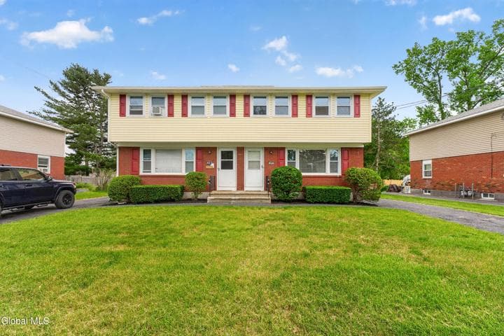30 Commodore Street, Colonie, NY, photo 1