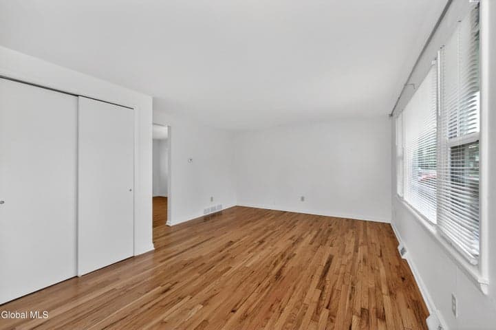 30 Commodore Street, Colonie, NY, photo 3
