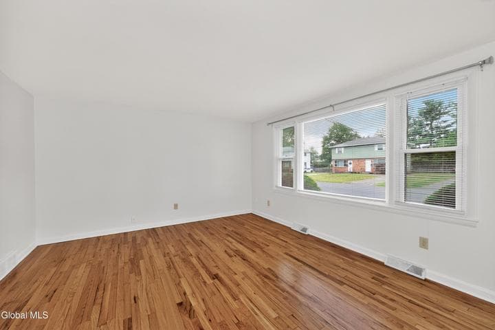30 Commodore Street, Colonie, NY, photo 4