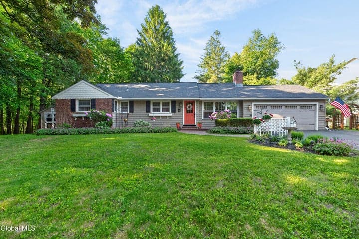 2 Avon Road, Bethlehem, NY, photo 1