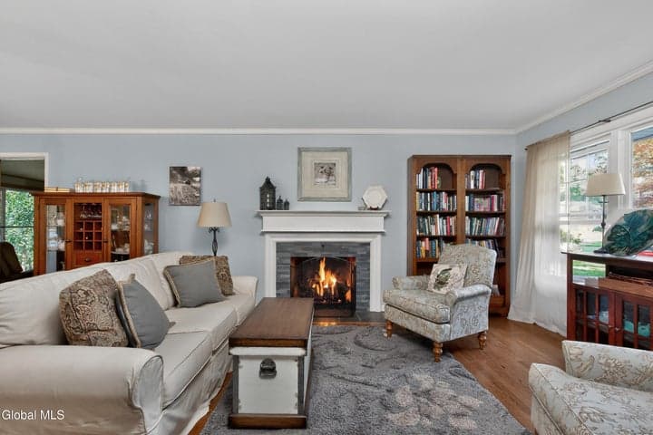 2 Avon Road, Bethlehem, NY, photo 5