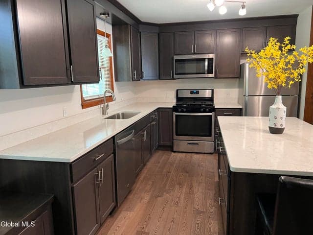 7 Sweetbriar Lane, Queensbury, NY, photo 5