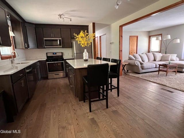 7 Sweetbriar Lane, Queensbury, NY, photo 2