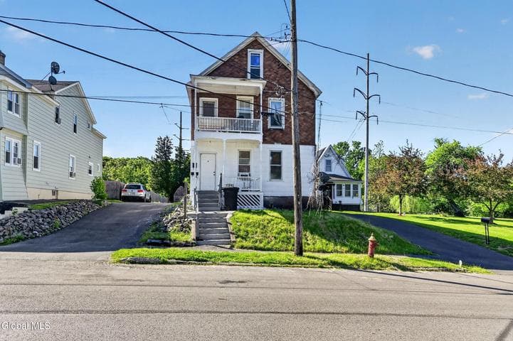 3 Young Avenue, Amsterdam, NY, photo 2