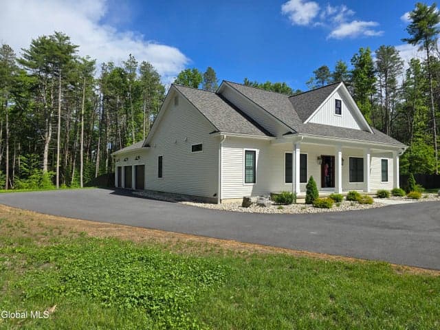 28 South Road, Moreau, NY, photo 1