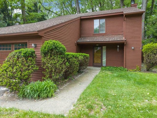 64 Algonquin Road, Clifton Park, NY, photo 3