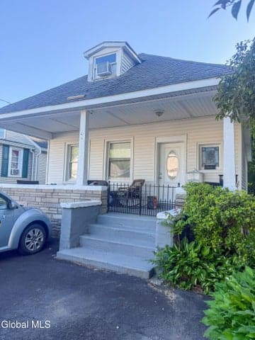 10 Milton Street, Colonie, NY, photo 1