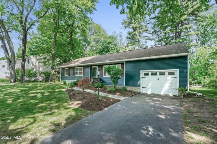 118 E Poplar Drive, Bethlehem, NY, photo 2