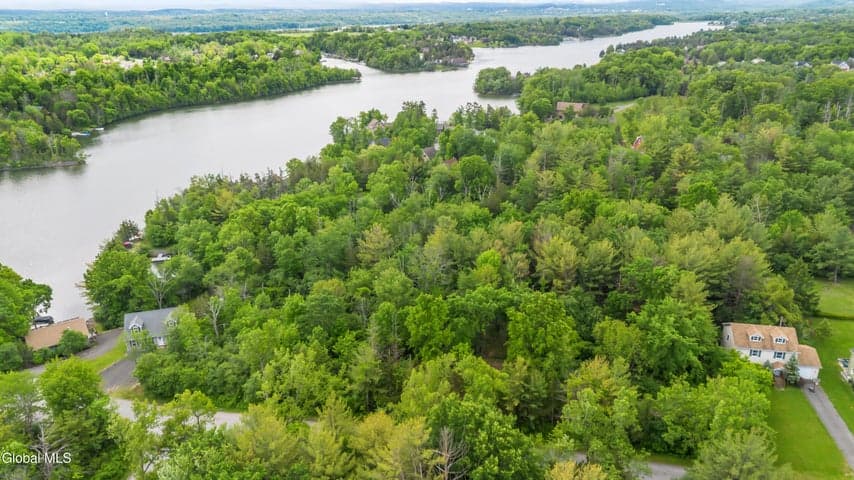 21 Rip Van Winkle Drive, Coxsackie, NY