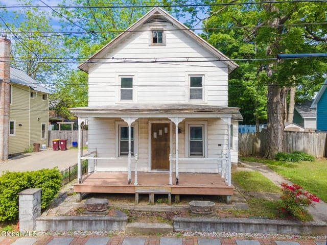 28 Warren Street, Saratoga Springs, NY