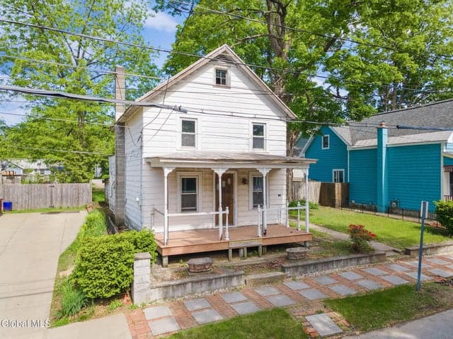 28 Warren Street, Saratoga Springs, NY, photo 3