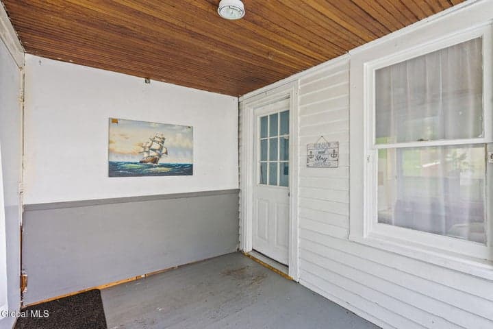 28 Lake Avenue, Nassau, NY, photo 4