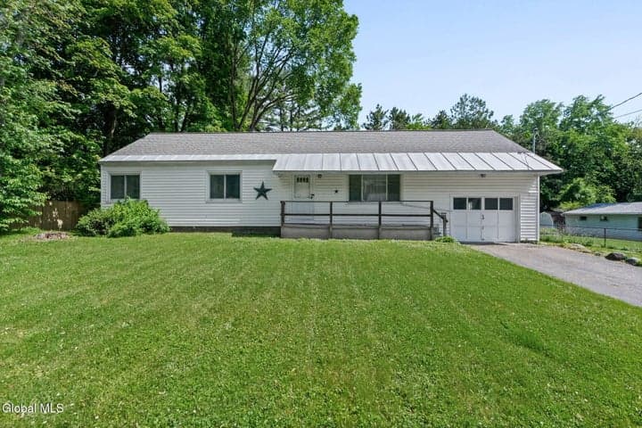 18 Edmel Road, Glenville, NY, photo 1
