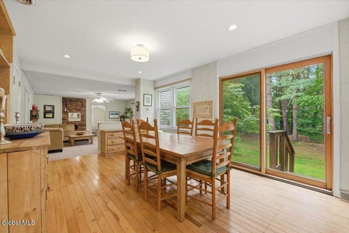 14 Joseph Lane, Wilton, NY, photo 5