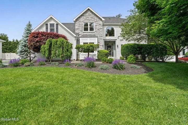 229 Menlo Park Road, Niskayuna, NY