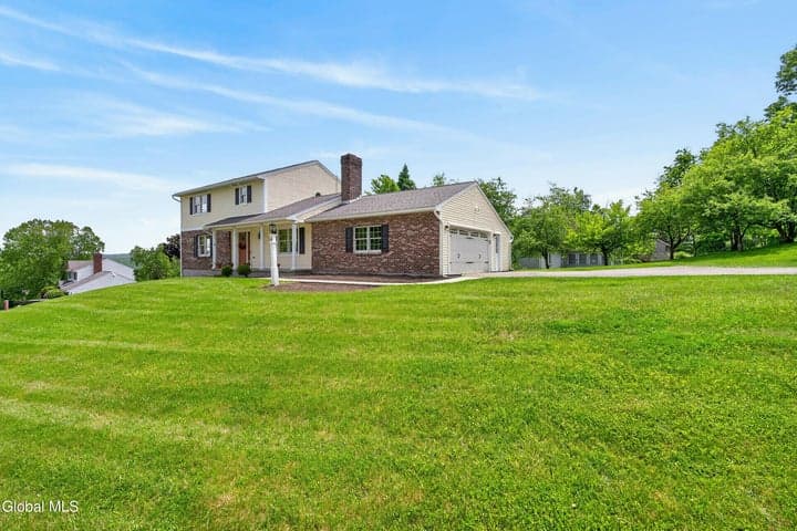 16 Park Drive, Menands, NY