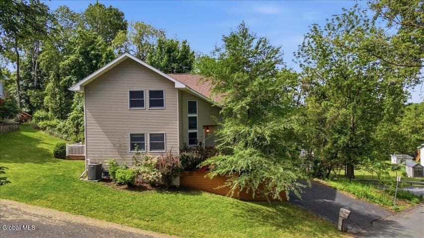 207 Hillcrest Avenue, Albany, NY, photo 1