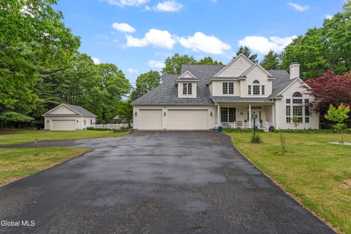 31 Briarhurst Drive, Moreau, NY