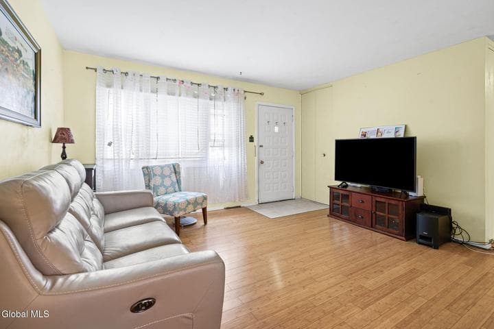 327 Manchester Road, Schenectady, NY, photo 4