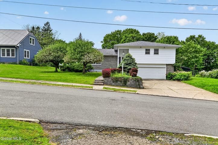 22 Phillips Avenue, Canajoharie, NY, photo 2