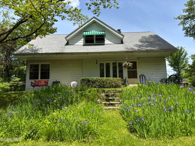 27 Rutherford Road, Sand Lake, NY, photo 1