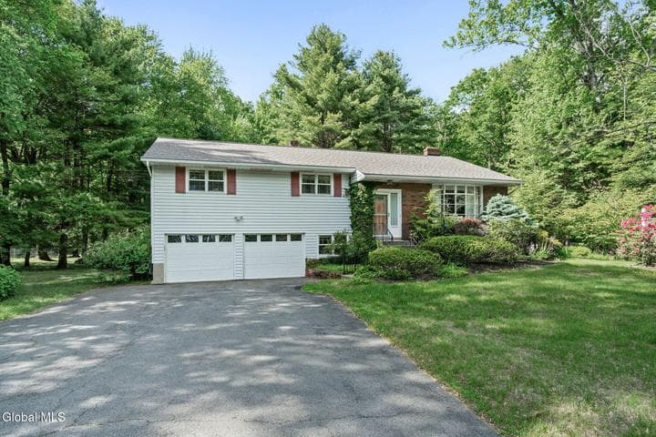 723 Grooms Road, Clifton Park, NY, photo 1