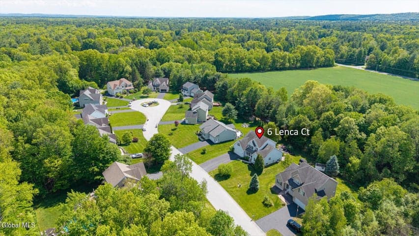 6 Lenca Court, Wilton, NY, photo 2